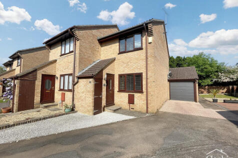 Fryer Close, Bournemouth, BH11 8 2 bed semi