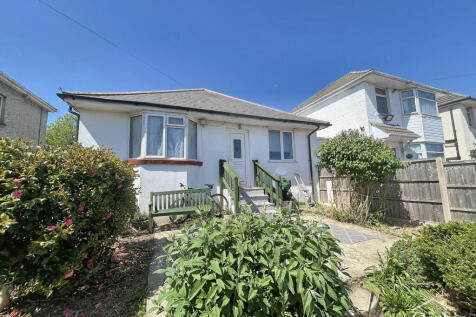 Kinson Road, Bournemouth, BH10 4 3 bed detached bungalow for sale