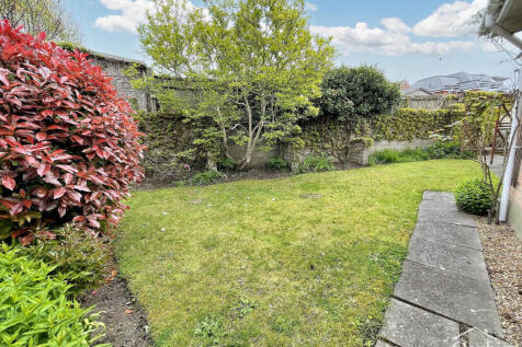 High Howe Lane, Bournemouth, BH11 9 2 bed bungalow for sale