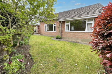 High Howe Lane, Bournemouth, BH11 9 2 bed bungalow for sale
