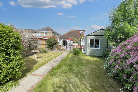Coombe Avenue, Bournemouth, BH10 5 4 bed detached bungalow for sale