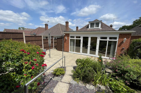 Wicket Road, Bournemouth, BH10 5 2 bed detached bungalow for sale