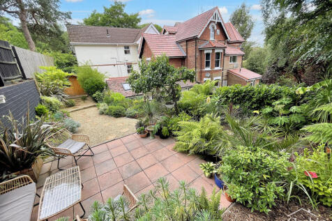 Surrey Road South, Bournemouth, BH4 9 2 bed apartment for sale