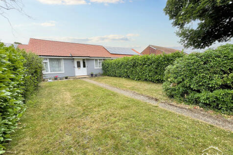 2 bedroom terraced bungalow for sale