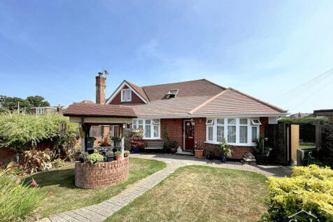 Strathmore Road, Bournemouth, BH9 3 4 bed chalet for sale