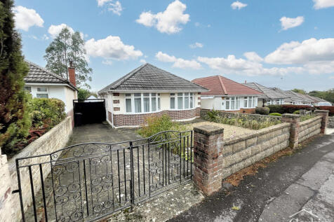 Daws Avenue, Bournemouth, BH11 8 2 bed detached bungalow for sale