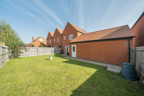 Lansdell Road, Winchester, Hampshire... 3 bed semi