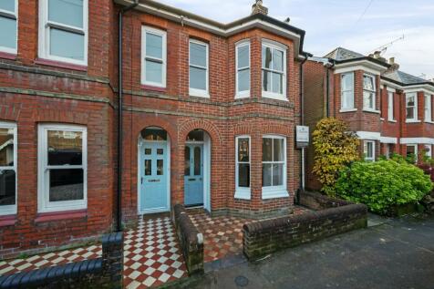 4 bedroom semi-detached house for sale