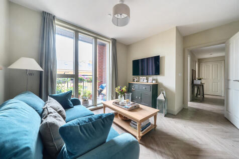 Fellowes Rise, Winchester, Hampshire... 2 bed flat for sale