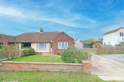 3 bedroom semi-detached bungalow for sale