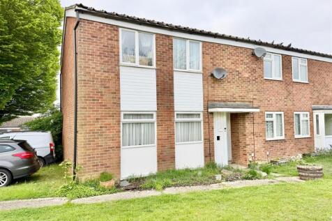 Sparrows Close, Highwood, Chelmsford 3 bed end of terrace house for sale