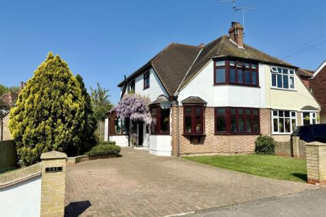 Baddow Place Avenue, Chelmsford 4 bed semi