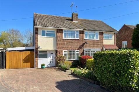 3 bedroom semi-detached house for sale