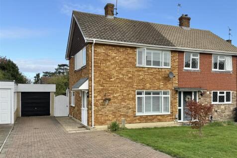 Millfields, Writtle, Chelmsford 3 bed semi