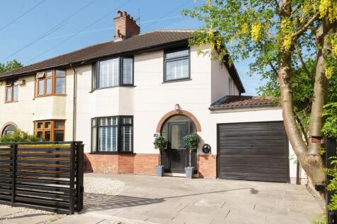 3 bedroom semi-detached house for sale