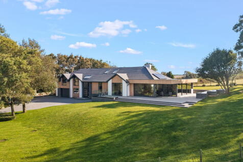 7 bedroom detached house for sale