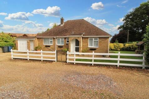 School Close, Cryers Hill HP15 2 bed detached bungalow for sale