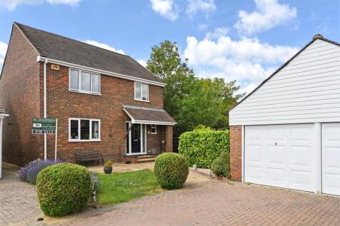 Rumptons Paddock, Grendon Underwood... 4 bed detached house for sale