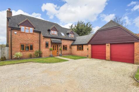 Burnham Road, Westcott, Buckinghamshire. 5 bed detached house for sale