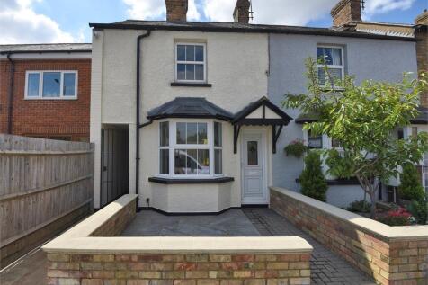 High Street, Waddesdon, Buckinghamshire. 2 bed semi
