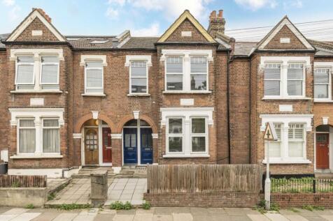 Charlmont Road, London SW17 3 bed maisonette for sale