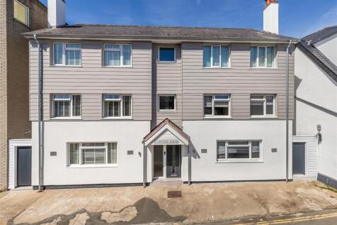 Clarence Street, Dartmouth 3 bed apartment for sale