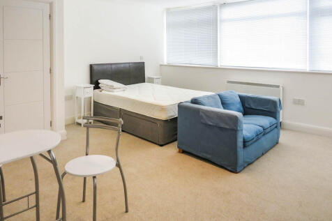 Studio flat for sale