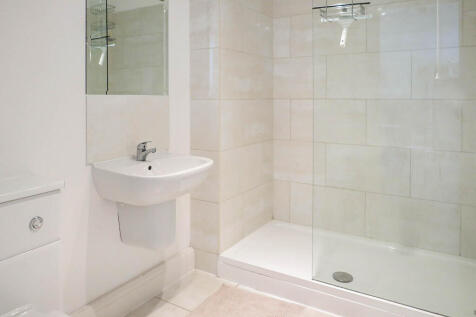 Studio flat for sale