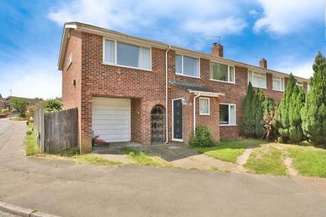 3 bedroom end of terrace house for sale