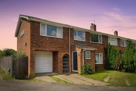4 bedroom end of terrace house for sale