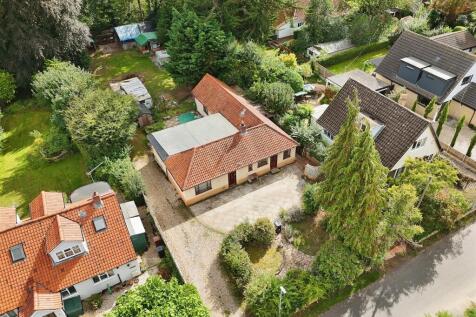 3 bedroom detached bungalow for sale