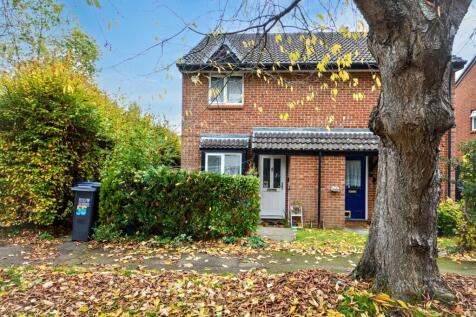 56 Forresters Way, Hertfordshire, AL7... 1 bed semi