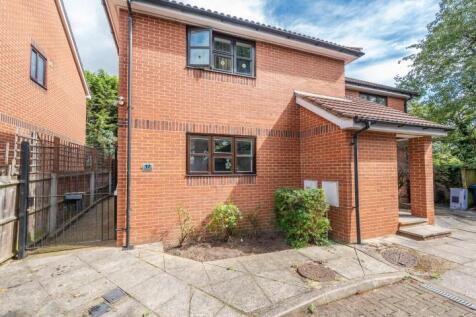 Yewtree Close, Harrow, Middlesex, HA2 1 bed flat for sale