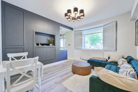 Wellesley Court, Maida Vale, London, W9 3 bed flat for sale