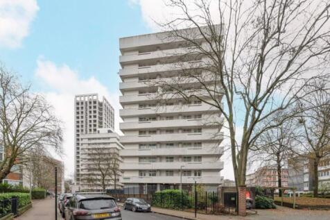 Shaw Court, Winstanley Estate... 1 bed flat for sale