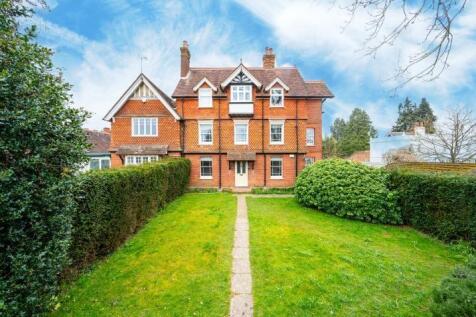 Yew Tree House, Cranleigh, GU6 2 bed flat for sale