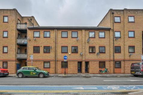 92 Horseferry Road, London, E14 8DY 2 bed maisonette for sale