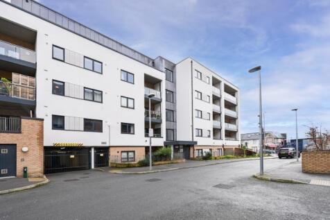 Thornbury Way, London, E17 2 bed flat for sale