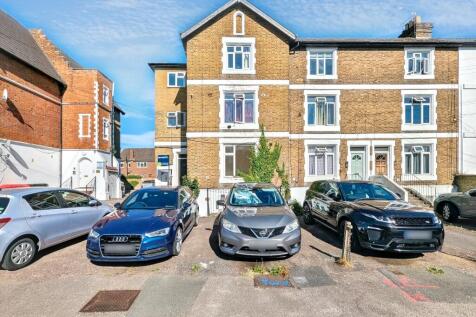 Flat 7, 56 Hencroft Street South... 1 bed flat for sale