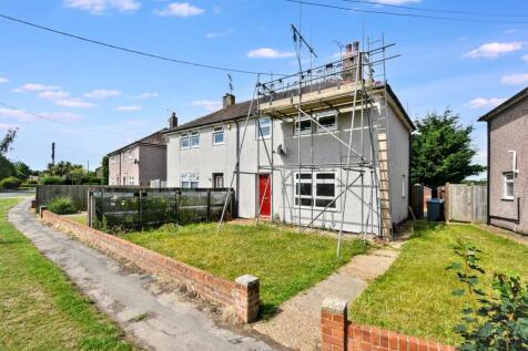 70 St Marys Close, Trimley St Mary... 3 bed semi