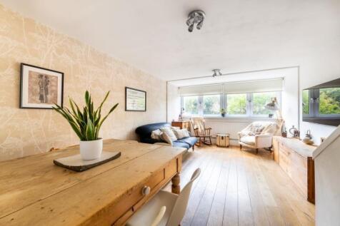 Great Western Road, London, W2 3 bed maisonette for sale