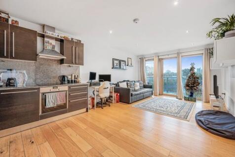 Latitude Apartments, Fairfield Road... 2 bed flat for sale