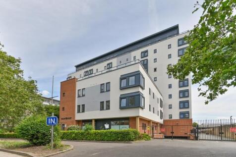 Solent Court, London Road, London, SW16 2 bed flat for sale