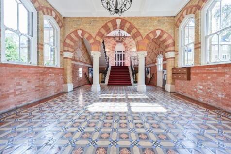 Elizabeth House, Keele Close... 3 bed flat for sale