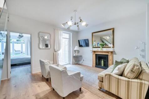 Westgate Terrace, London, SW10 3 bed maisonette for sale