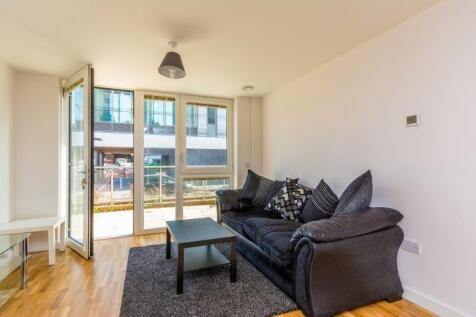 Vale Court, Ealing Road, Brentford, TW8 1 bed flat for sale