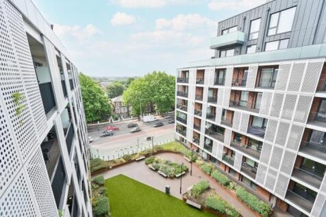 Wheatstone House, Chiswick High Road... 2 bed flat for sale