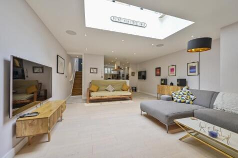 Carlton Drive, London, SW15 4 bed semi