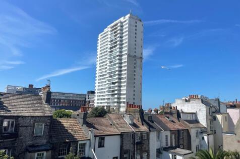 2C Sussex Heights, St Margarets... 2 bed flat for sale