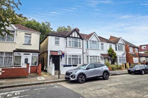 12a Stratford Road, Middlesex, UB2 5PQ 1 bed flat for sale